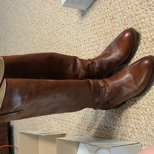 Frye Lindsey plate redwood boots